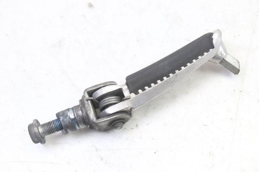 photo de PEDANA ANTERIORE DESTRA SUZUKI SV S 650 (2003 - 2009)