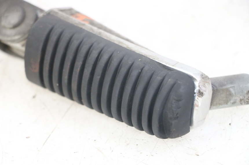 photo de CALE PIED ANTERIORE DESTRO YAMAHA FZS FAZER 600 (2001 - 2003)