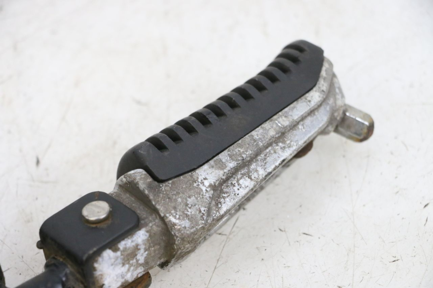 photo de PEDANA ANTERIORE SINISTRA KSR CODE 125 (2018 - 2020) - Primo piano tecnico