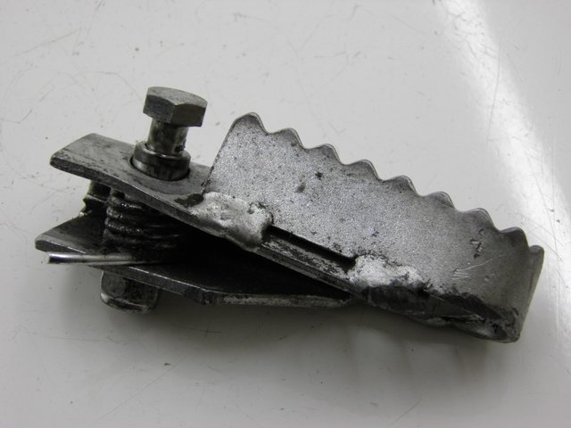 photo de Pedale del freno anteriore sinistro DERBI SENDA SM DRD 50 (2008 - 2013)