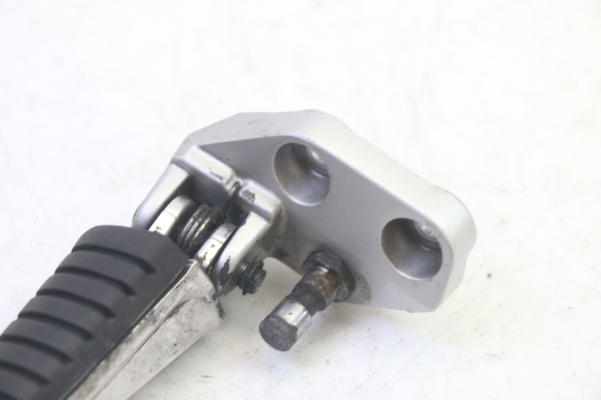photo de PEDANA ANTERIORE SINISTRA SUZUKI DL V STROM 1000 (2002 - 2007) - Zoom sullo stato d'uso