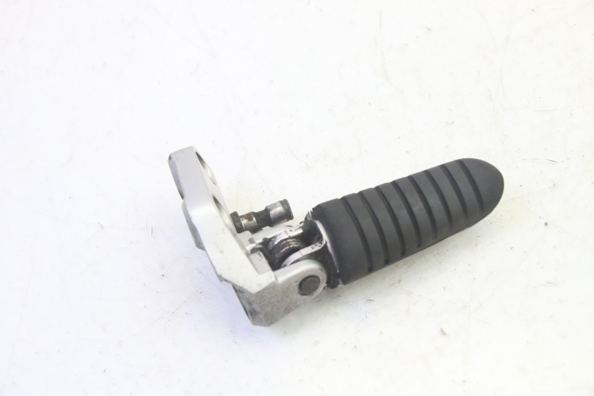 photo de PEDANA ANTERIORE SINISTRA SUZUKI DL V STROM 1000 (2002 - 2007) - Altra angolazione