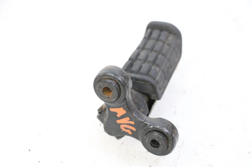 photo de PEDANA ANTERIORE SINISTRA YAMAHA FJ 36Y 1100 (1984 - 1985)