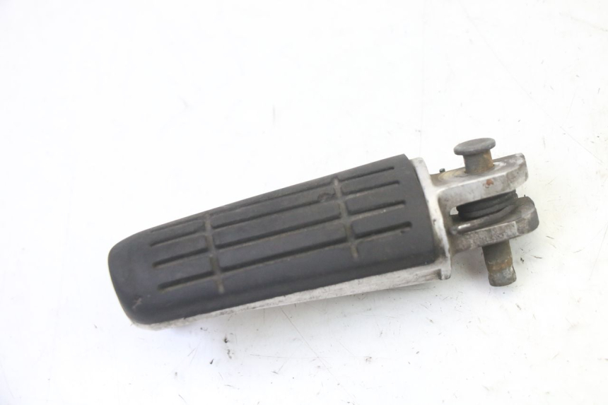 photo de PEDANA ANTERIORE SINISTRA YAMAHA FZ6 FAZER S2 600 (2007 - 2011)