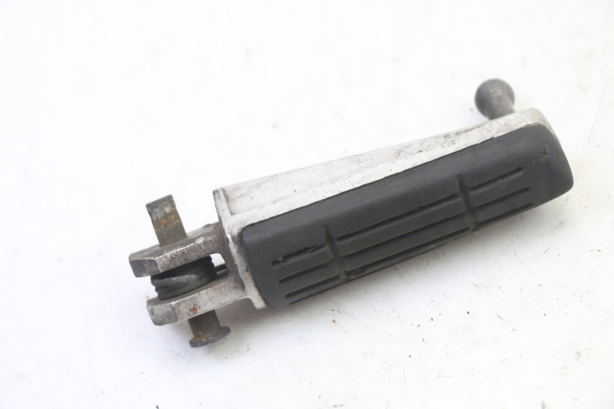 photo de PEDANA ANTERIORE SINISTRA YAMAHA FZ6 FAZER S2 600 (2007 - 2011)