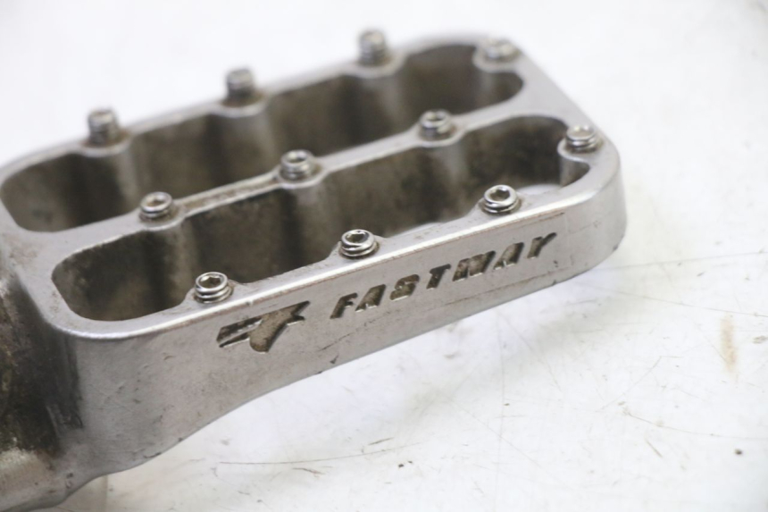 photo de PEDANA ANTERIORE SINISTRA KTM SUPERENDURO R 950 (2005 - 2009)
