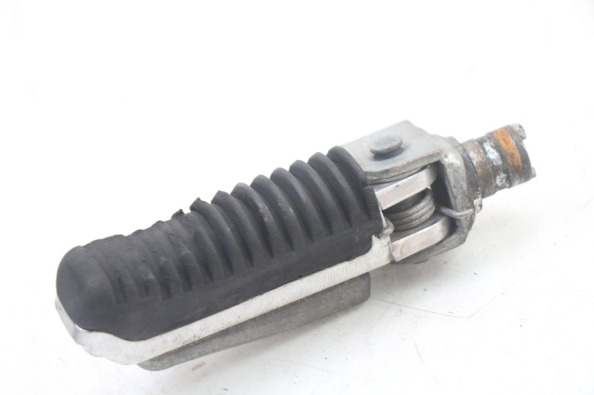photo de PEDANA ANTERIORE SINISTRA SUZUKI GSF S BANDIT 600 (2000 - 2004)