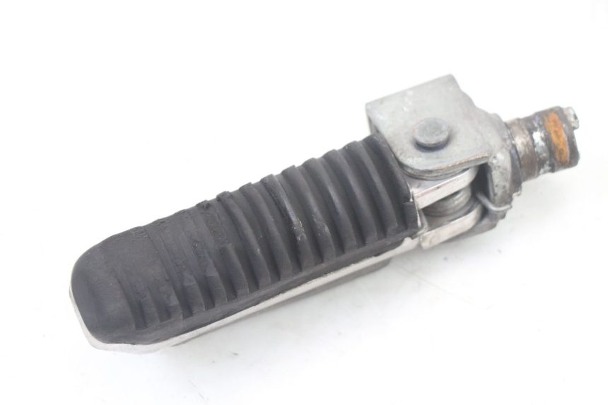 photo de PEDANA ANTERIORE SINISTRA SUZUKI GSF S BANDIT 600 (2000 - 2004)