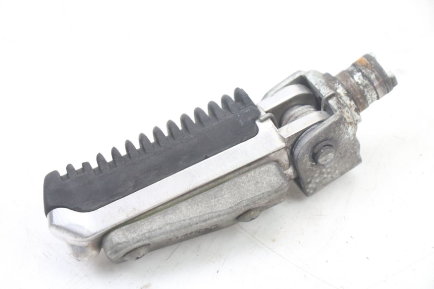 photo de PEDANA ANTERIORE SINISTRA SUZUKI GSF S BANDIT 600 (2000 - 2004)