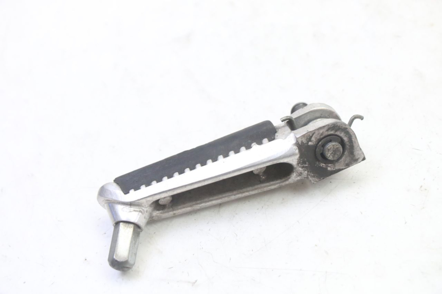 photo de PEDANA ANTERIORE SINISTRA SUZUKI SV S 650 (2003 - 2009)