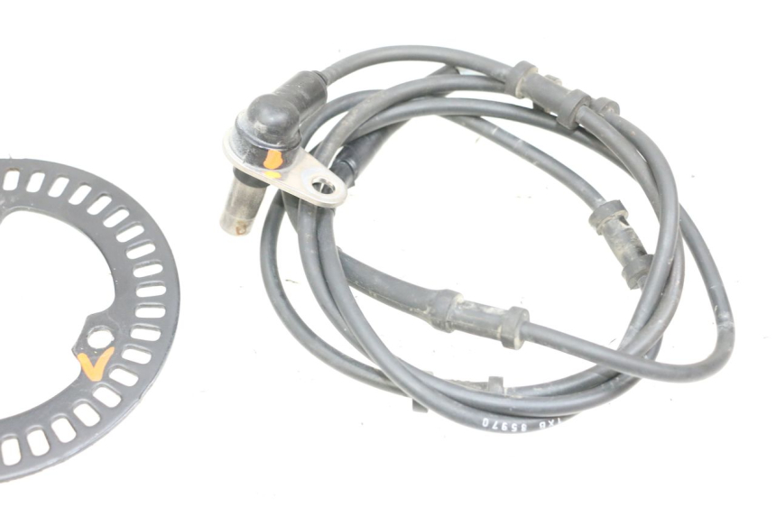 photo de SENSORE ABS ANTERIORE YAMAHA MT-07 MT07 ABS 700 (2018 - 2020) - Primo piano tecnico