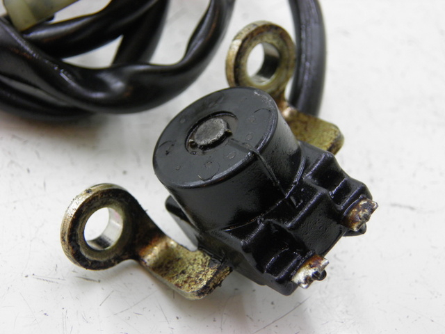 photo de ACCENSIONE CAPTATORI YAMAHA FZS FAZER 1000 (2003 - 2005)