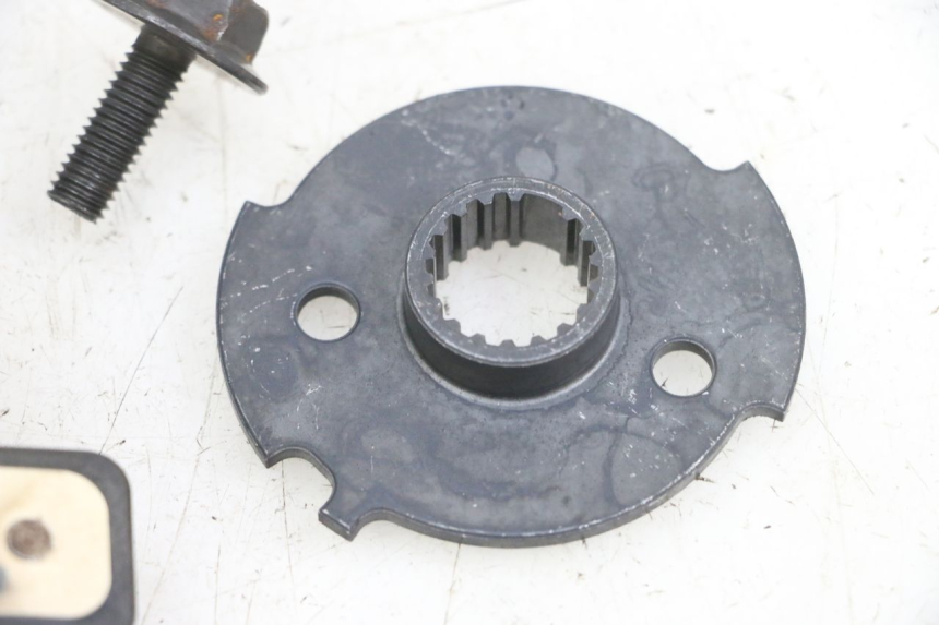 photo de ACCENSIONE CAPTATORI KAWASAKI ZR 7 750 (1999 - 2001) - Dettagli dei punti di fissaggio