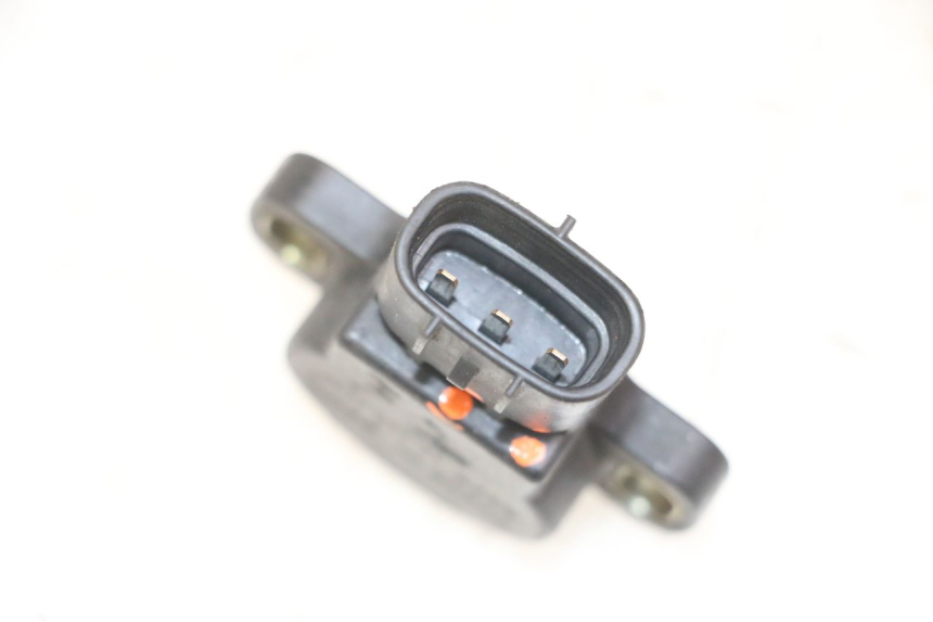 photo de CAPTEUR TPS YAMAHA FZS FAZER 600 (2001 - 2003)