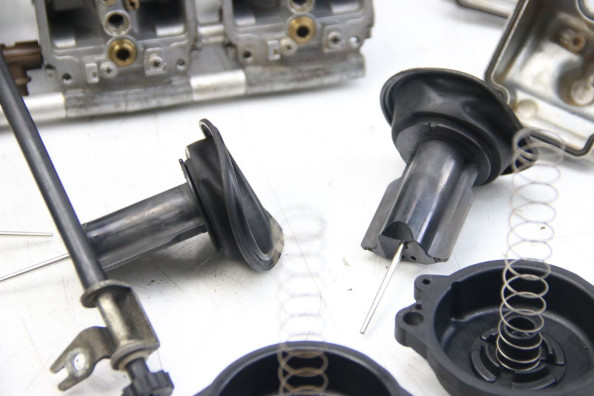 photo de CARBURATORE YAMAHA FZS FAZER 600 (2001 - 2003)