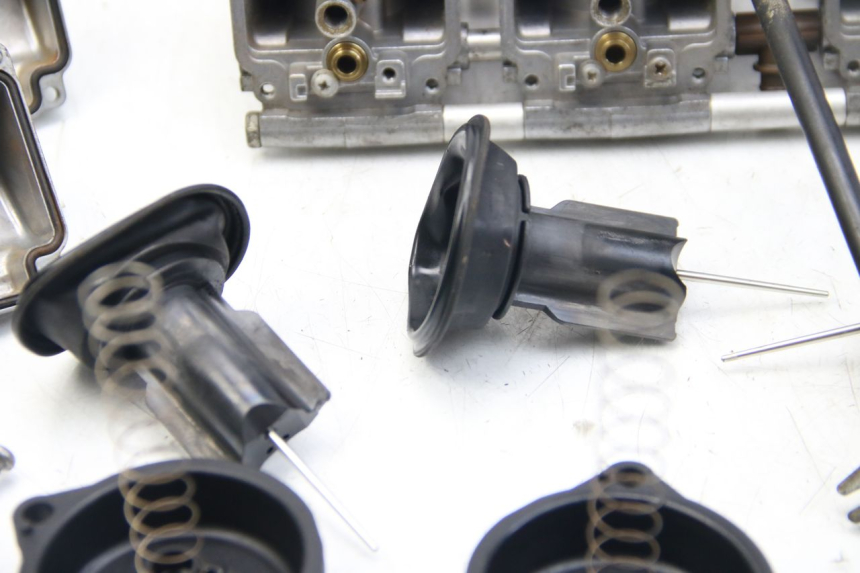 photo de CARBURATORE YAMAHA FZS FAZER 600 (2001 - 2003)