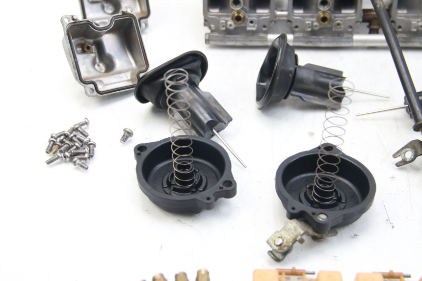 photo de CARBURATORE YAMAHA FZS FAZER 600 (2001 - 2003)