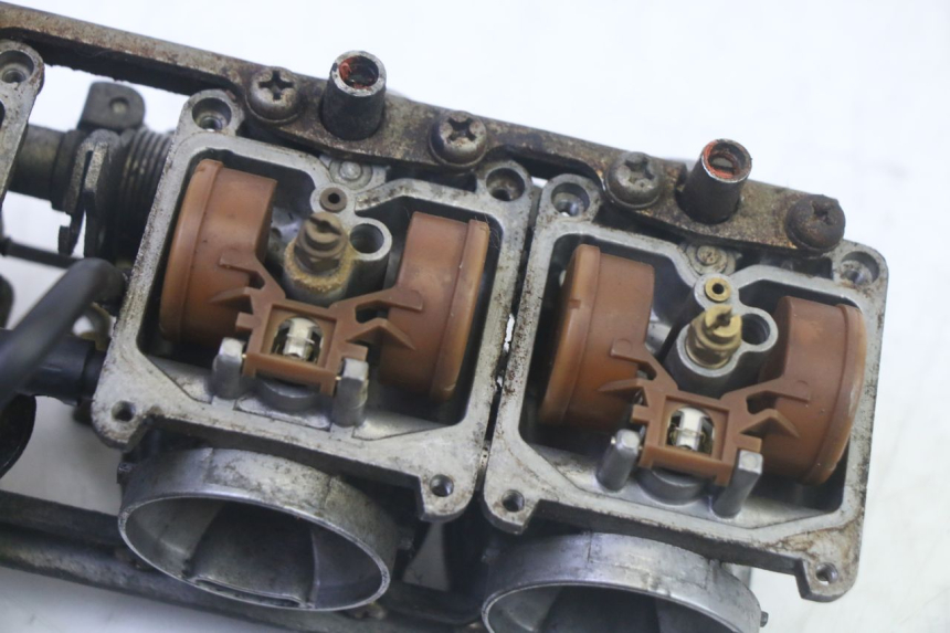 photo de CARBURATORE KAWASAKI GPX R WARBIRD 600 (1988 - 1993) - Marcature e riferimenti originali