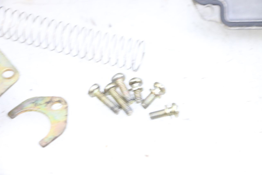 photo de CARBURATORE PEUGEOT KISBEE 4T 50 (2010 - 2017) - Angolazione alternativa