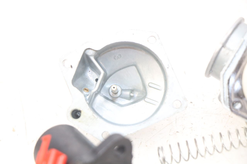 photo de CARBURATORE TNT MOTOR OTTO 2T 50 (2012 - 2018) - Stato della superficie e materiale