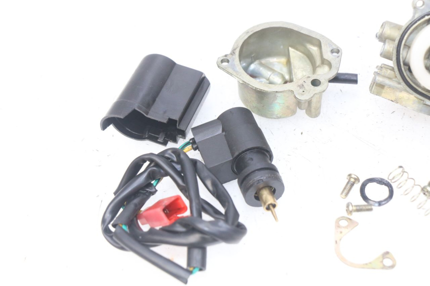 photo de CARBURATORE PEUGEOT TKR TREKKER FURIOUS 50 (2005 - 2014)