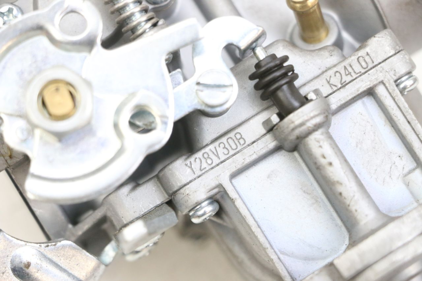 photo de CARBURATORE YAMAHA YP MAJESTY 125 (2002 - 2006) - Dettagli dei punti di fissaggio