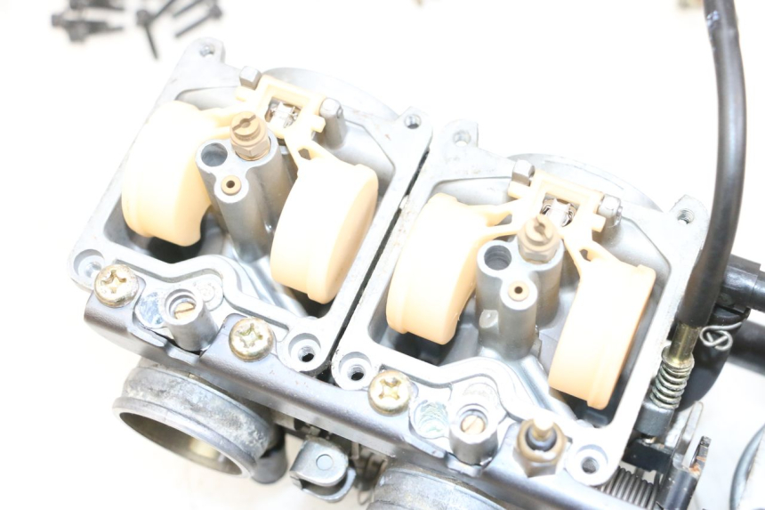 photo de CARBURATORE KAWASAKI ZR 7 750 (1999 - 2001) - Zoom sullo stato d'uso