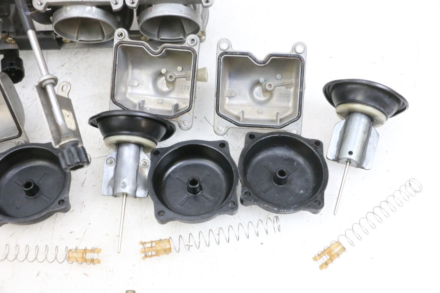 photo de CARBURATORE KAWASAKI ZR 7 750 (1999 - 2001) - Caratteristiche distintive