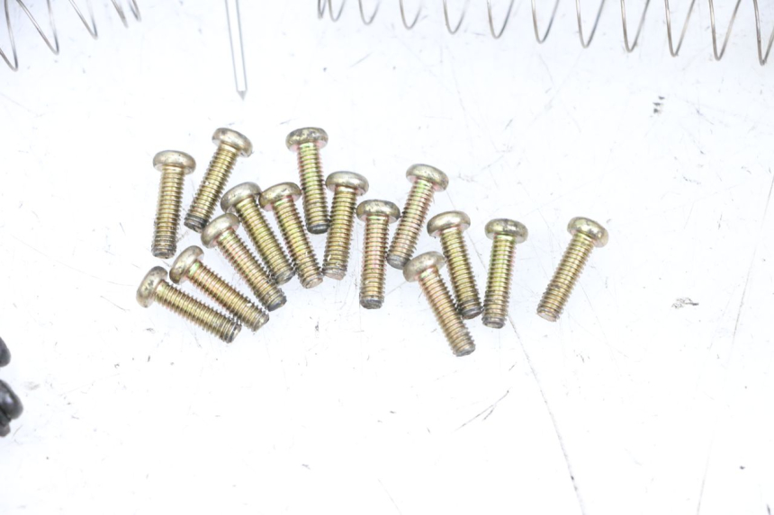 photo de CARBURATORE KAWASAKI ZR 7 750 (1999 - 2001) - Primo piano ad alta risoluzione