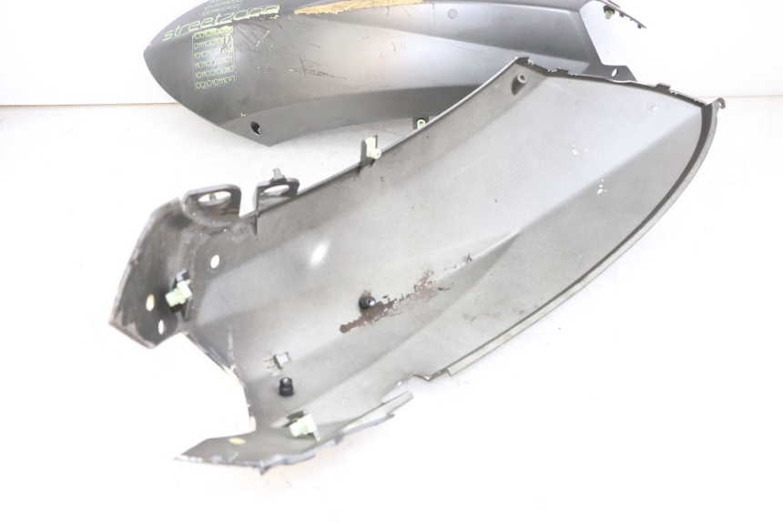 photo de CARENA POSTERIORE PEUGEOT STREETZONE I 2T 50 (2018 - 2020)