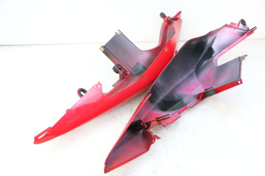 photo de CARENA POSTERIORE SUZUKI SV S 650 (2003 - 2009)