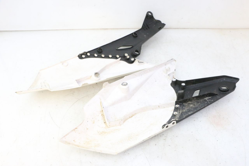 photo de CARENA POSTERIORE YAMAHA YZF YZ-F 450 (2014 - 2016)