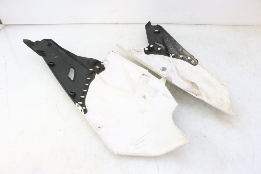 photo de CARENA POSTERIORE YAMAHA YZF YZ-F 450 (2014 - 2016)
