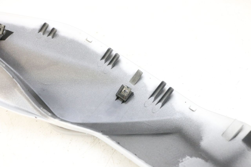 photo de SERBATOIO COPERCHIO DESTRO YAMAHA MT-07 MT07 ABS 700 (2018 - 2020) - Primo piano tecnico