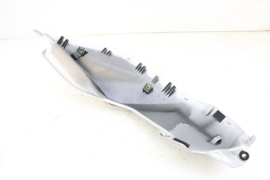 photo de SERBATOIO COPERCHIO DESTRO YAMAHA MT-07 MT07 ABS 700 (2018 - 2020) - Dettagli dei punti di fissaggio