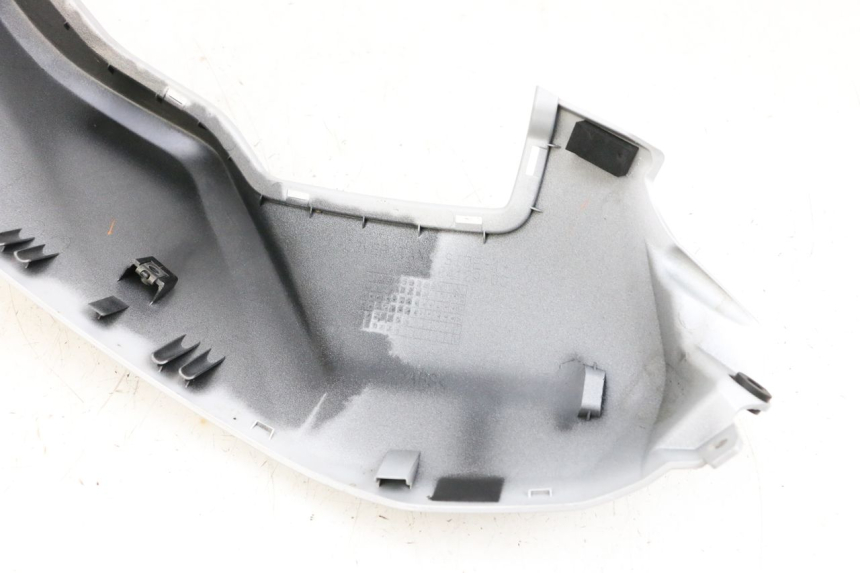 photo de SERBATOIO COPERCHIO SINISTRO YAMAHA MT-07 MT07 ABS 700 (2018 - 2020) - Primo piano tecnico