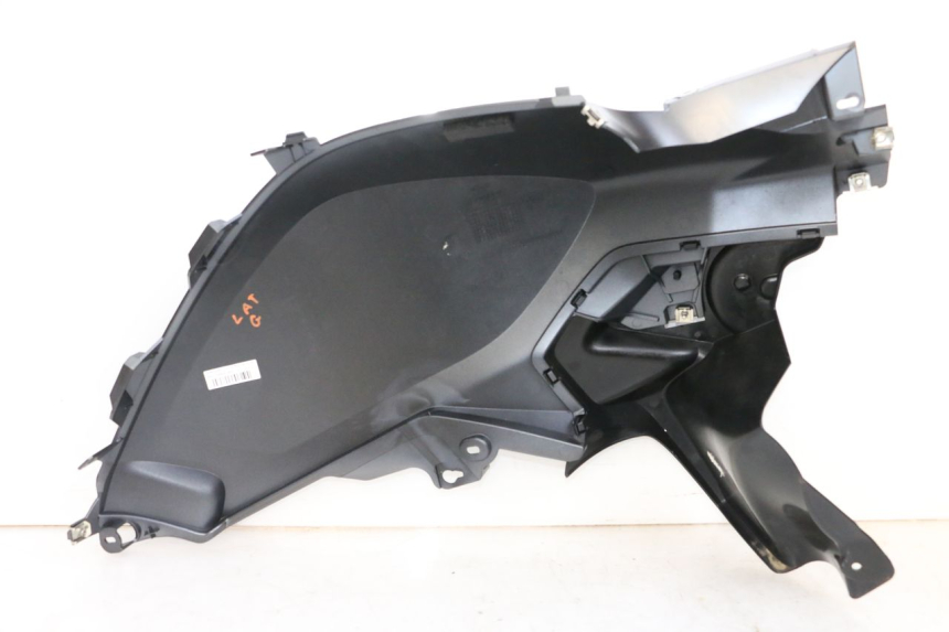 photo de SERBATOIO COPERCHIO SINISTRO BMW R GS 1250 (2021 - 2024) - Caratteristiche distintive