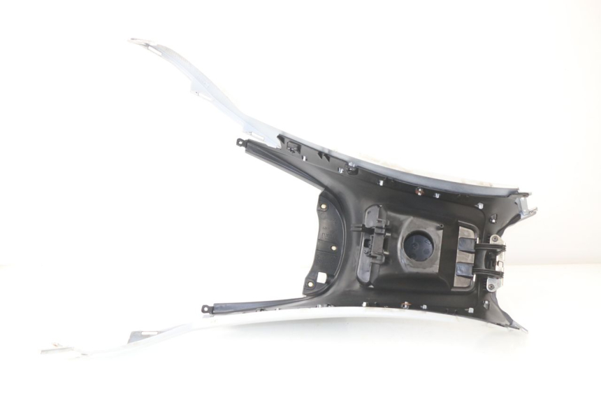 photo de Carena serbatoio PIAGGIO MP3 LT 300 (2010 - 2016) - Zoom sullo stato d'uso