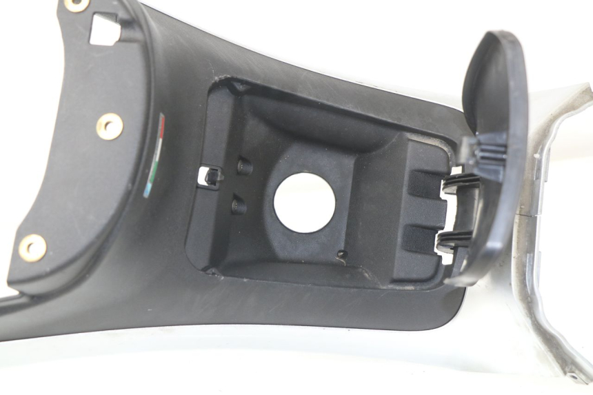 photo de Carena serbatoio PIAGGIO MP3 LT 300 (2010 - 2016) - Altra angolazione