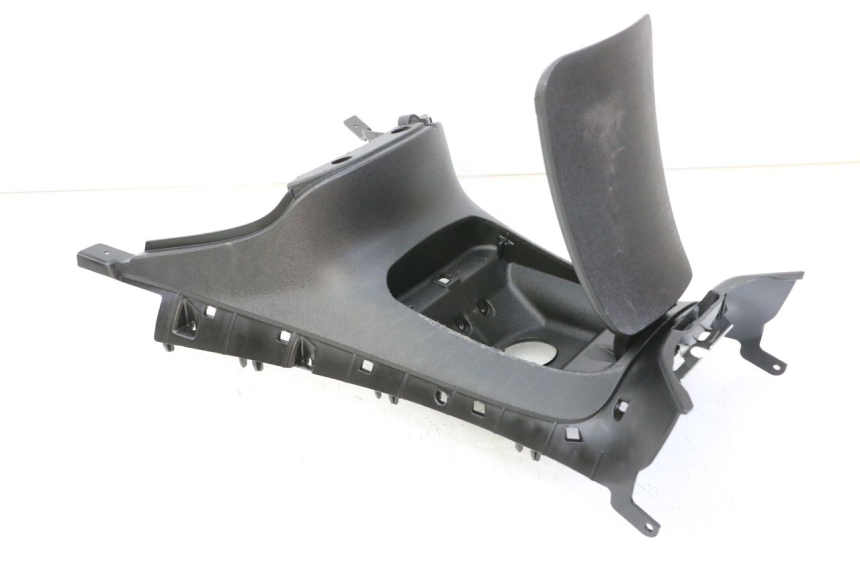 photo de CARENAGE RESERVOIR PIAGGIO MP3 500 (2014 - 2016)