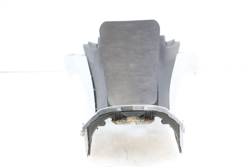 photo de CARENAGE RESERVOIR PIAGGIO MP3 RL 250 (2007 - 2010) - Ispezione visiva dettagliata