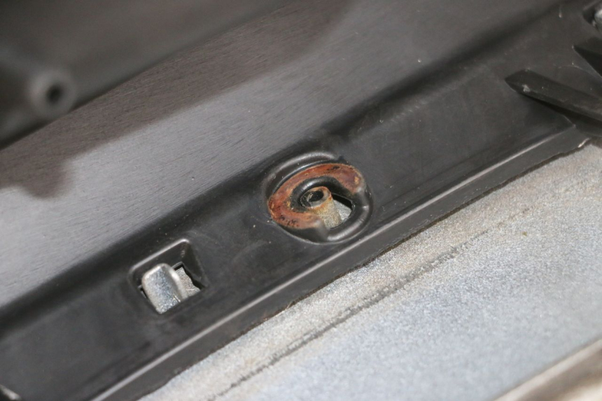 photo de CARENAGE RESERVOIR PIAGGIO MP3 RL 250 (2007 - 2010) - Altra angolazione