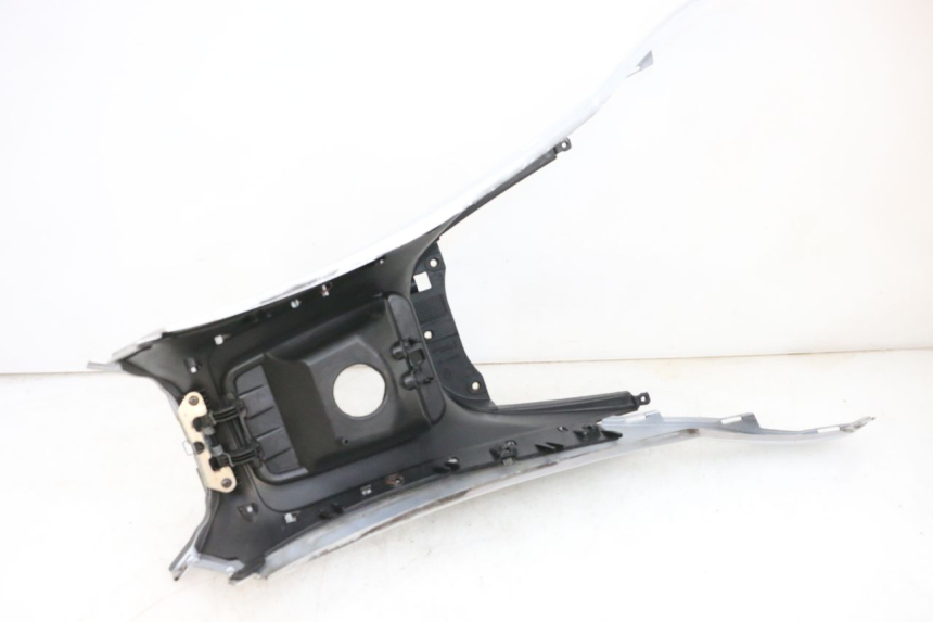 photo de CARENAGE RESERVOIR PIAGGIO MP3 RL 250 (2007 - 2010) - Vista d'insieme del prodotto