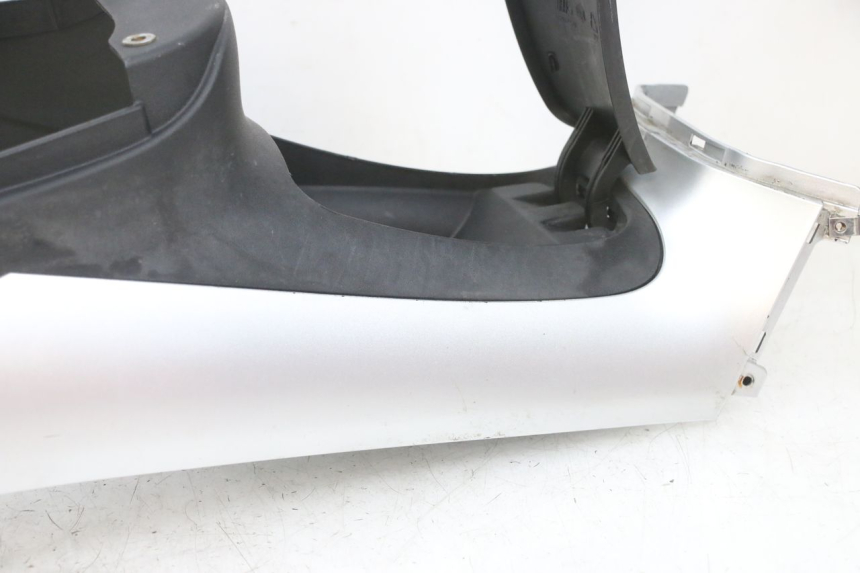 photo de CARENAGE RESERVOIR PIAGGIO MP3 RL 250 (2007 - 2010) - Ricambio usato controllato