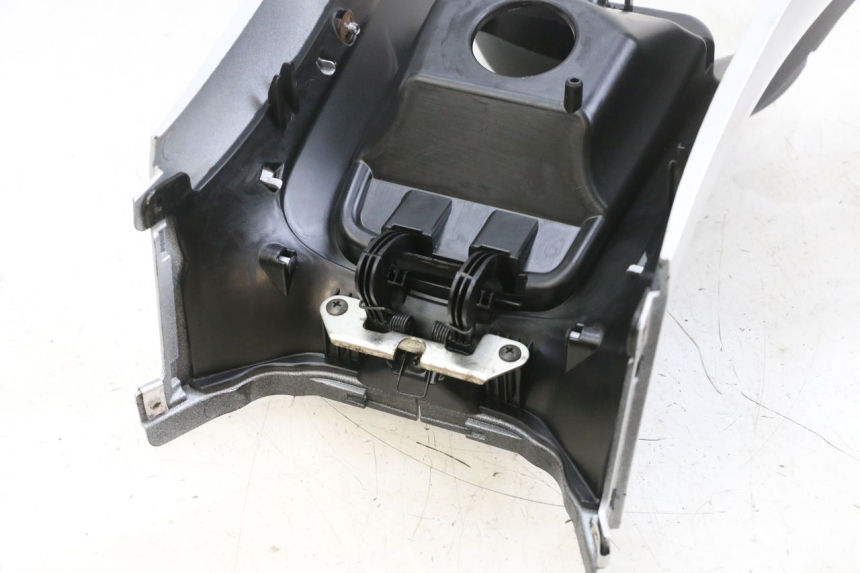 photo de CARENAGE RESERVOIR PIAGGIO MP3 RL 250 (2007 - 2010) - Dettaglio del componente