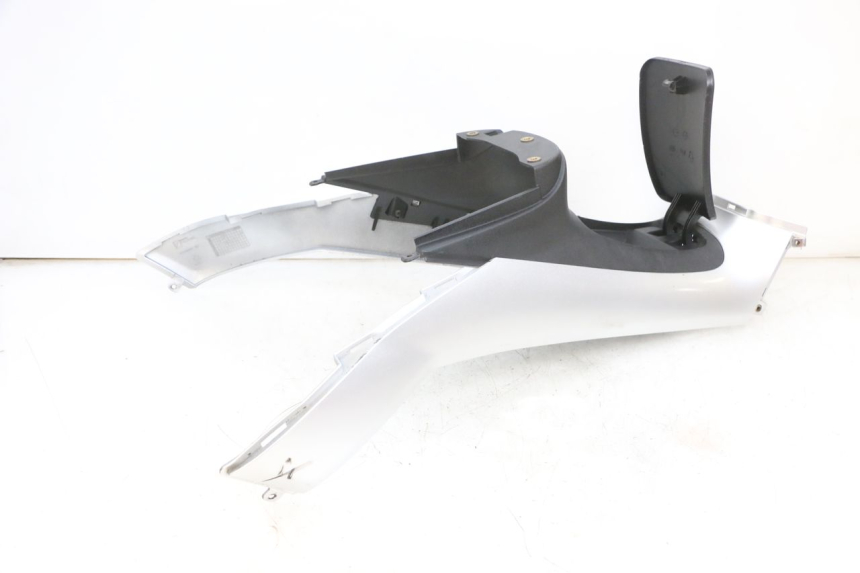 photo de CARENAGE RESERVOIR PIAGGIO MP3 RL 250 (2007 - 2010) - Altra vista dell'articolo