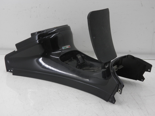 photo de CARENATURA SERBATOIO PIAGGIO XEVO - X EVO 125 (2010 - 2015)