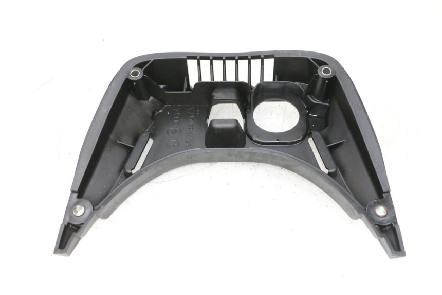 photo de CARENAGE RESERVOIR PIAGGIO VESPA GTS SUPER IE 125 (2009 - 2016) - Zoom sullo stato d'uso