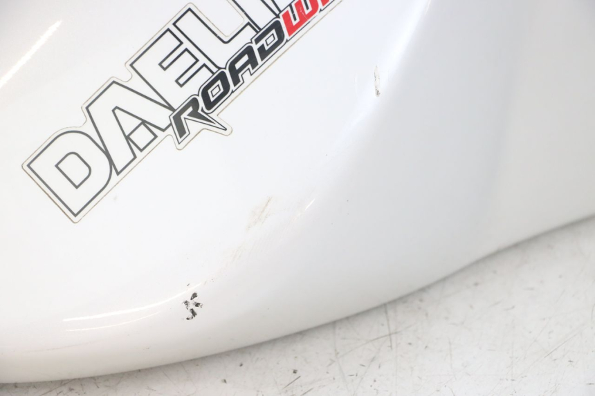 photo de CARENAGE RESERVOIR DAELIM VJ ROADWIN FI 125 (2008 - 2017) - Ricambio usato controllato