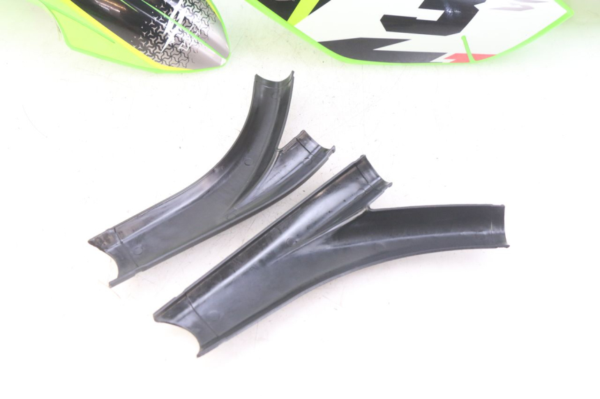 photo de CARROZZERIA CARENA COMPLETA APOLLO RFZ 150